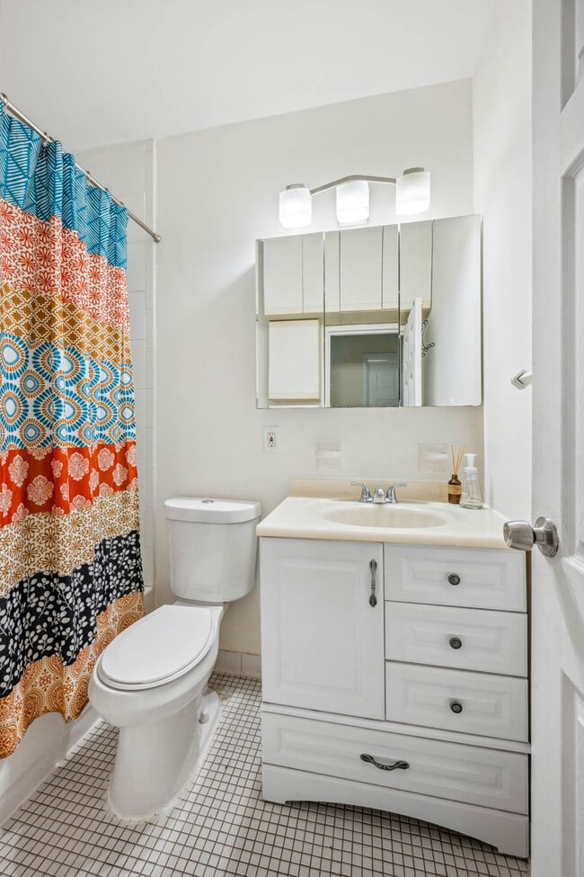 Photo - 137 W 110th St