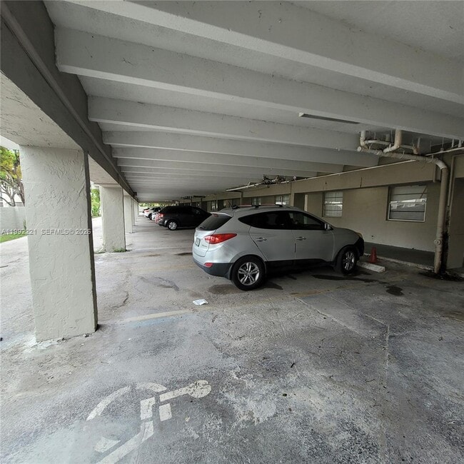 Photo - 5100 SW 41st St Unidad 229