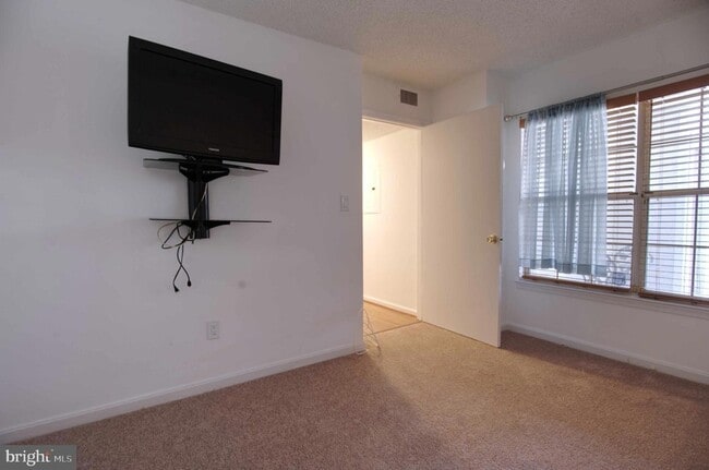 Photo - 1007 Fallcrest Ct Unit 4-104