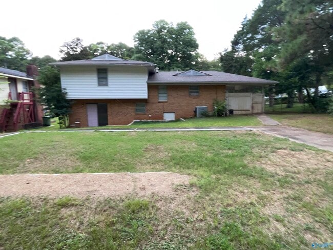 2514 Scenic View Dr NW