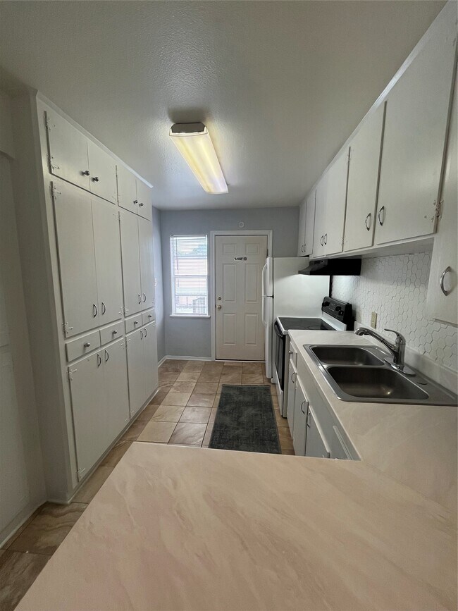 11609 Chimney Rock Rd