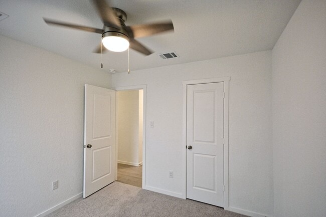 Photo - 2418 Legends Crk