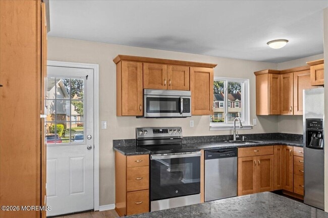 Photo - 8 Primrose Ln