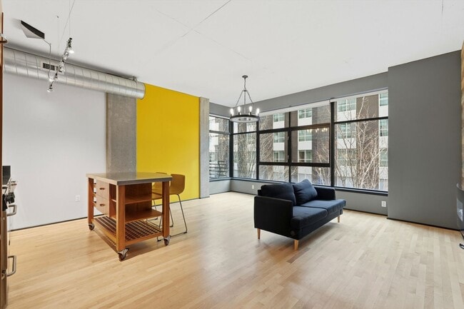 Photo - 1 Month Free! Modern + Spacious Pearl District Condo Including 24/7 Security +1  Secured Parking ... Unidad 408