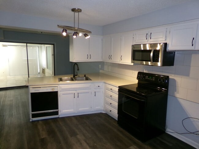 Photo - Country Club and Peace Haven Area