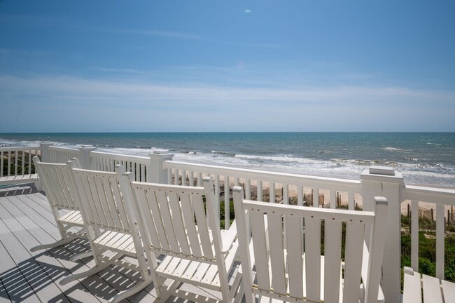 Photo - RENT MONTHLY THIS AMAZING HOME THIS OFF-SE...