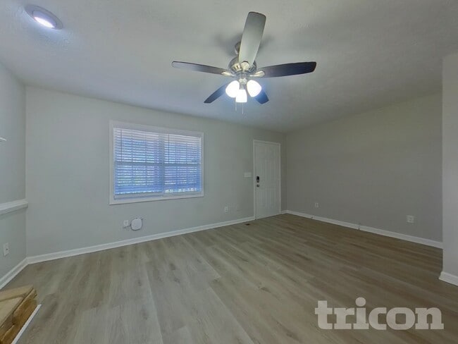 Photo - 27 Fairview Way
