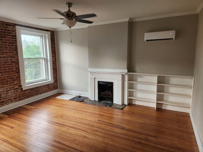 Photo - 2123 Stuart Ave