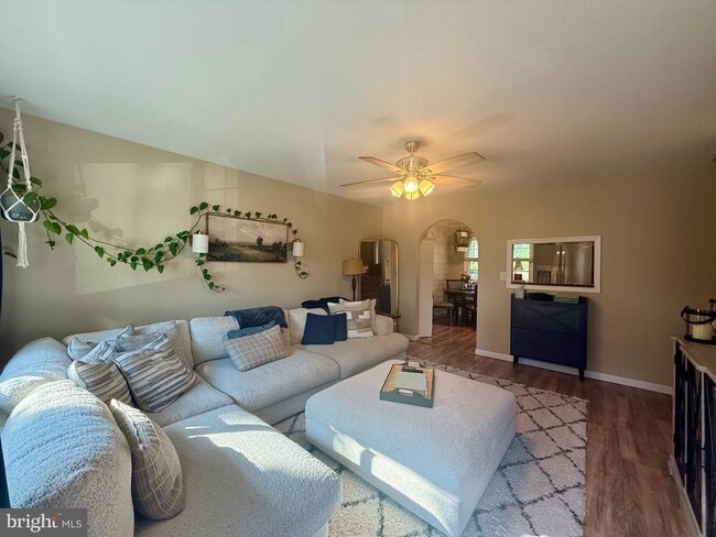 Photo - 1335 Greenleaf Rd