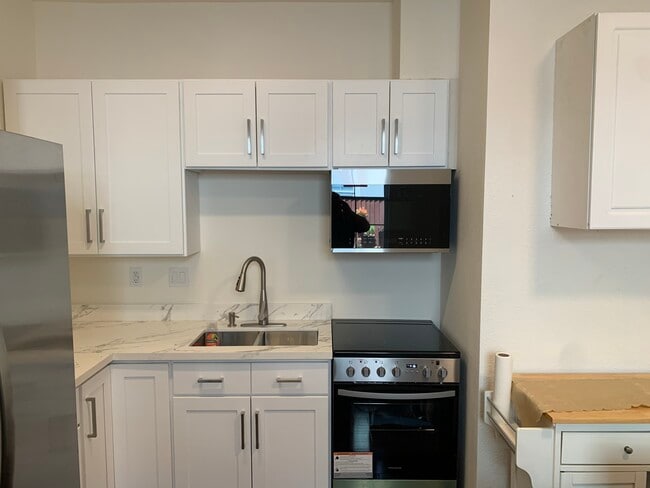 Building Photo - 18 Marsala Pl Unit Apartment