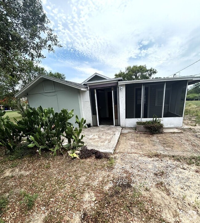 Building Photo - Charming 3-Bedroom Rental in Tavares!