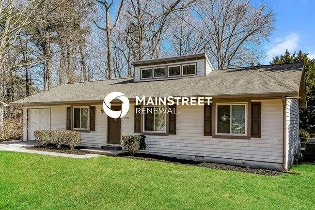 Photo - 3 Bedroom Pet-Friendly Home in Snellville, GA with Main Street Renewal