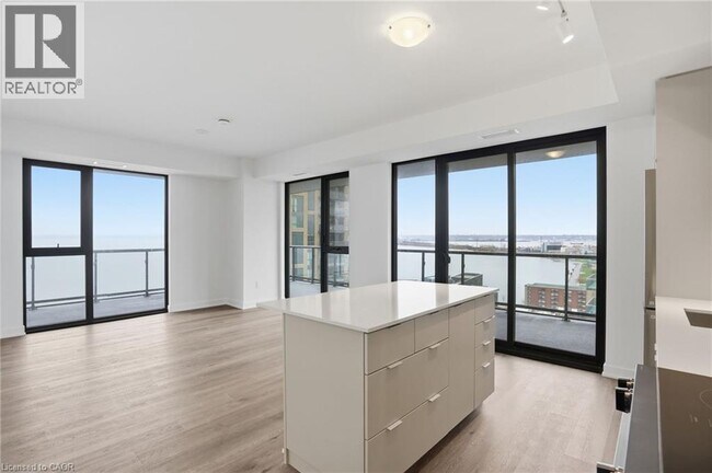 Photo - 2075 Lakeshore Rd. Unit 1608