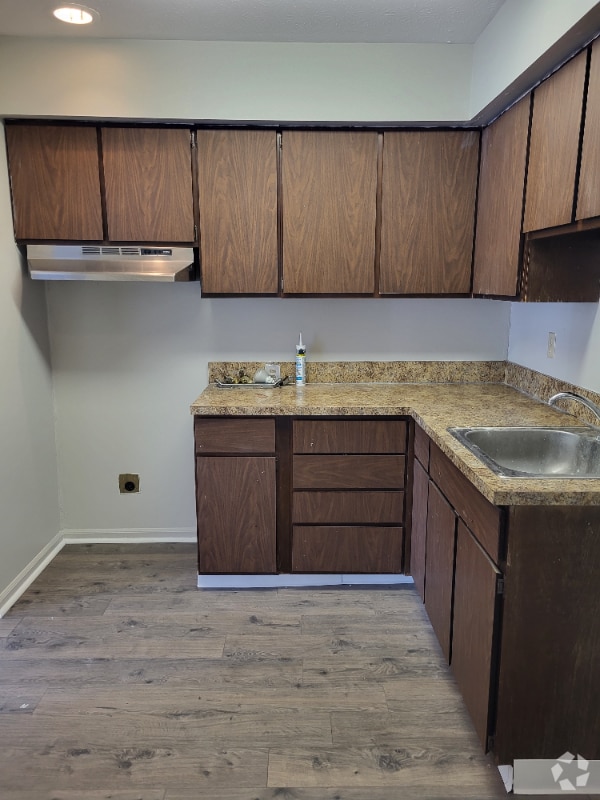 Building Photo - 1145 S Main St Rental