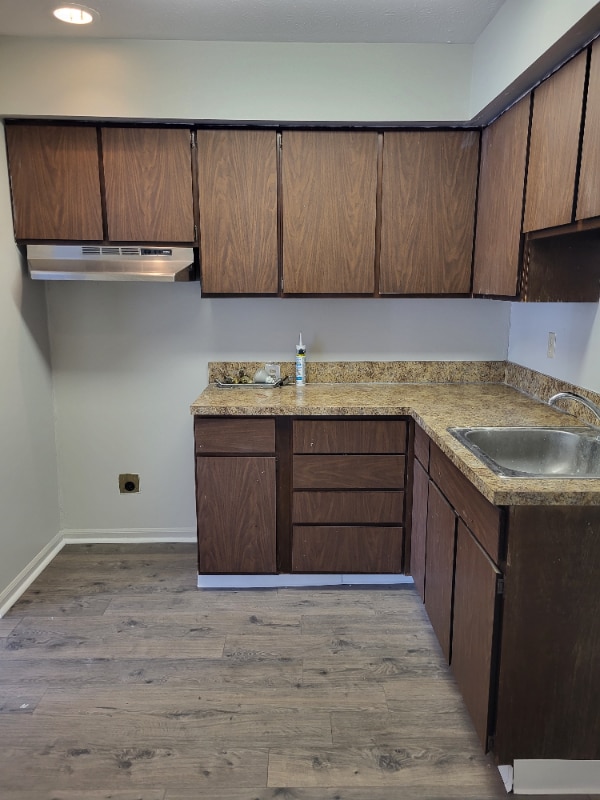 Building Photo - 1145 S Main St Rental