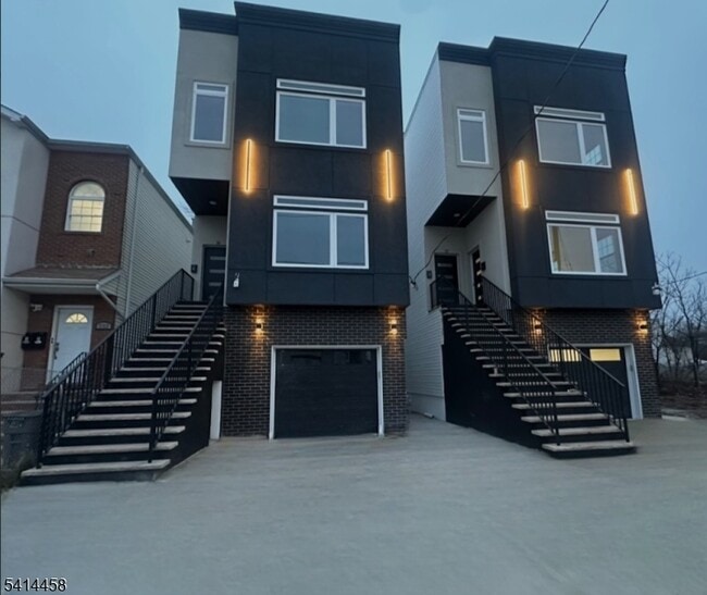 Building Photo - 14 Nelson Pl Unit 2