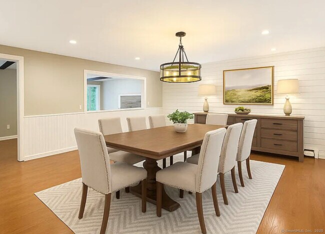 Photo - 11 Pond Circle Rd