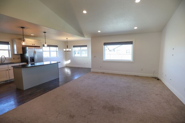 Photo - 1327 Silverton Dr