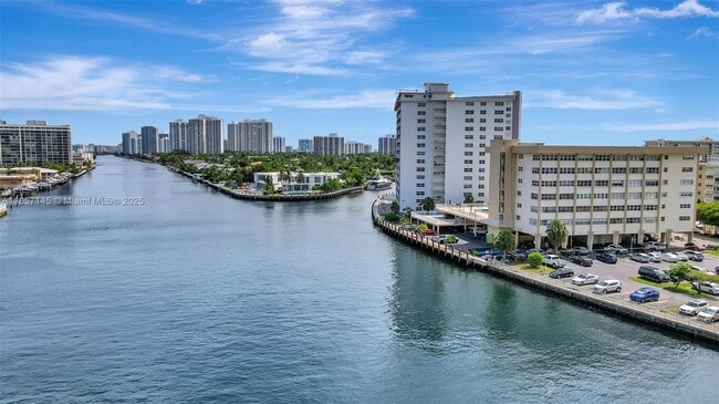 Photo - 111 Golden Isles Dr Unidad C4