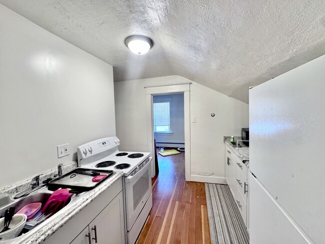 Photo - 145 W 200 S St