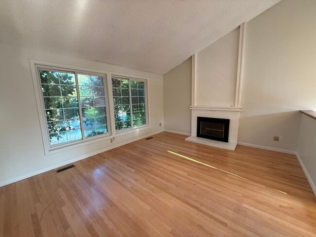 Photo - 5401 154th Ave NE