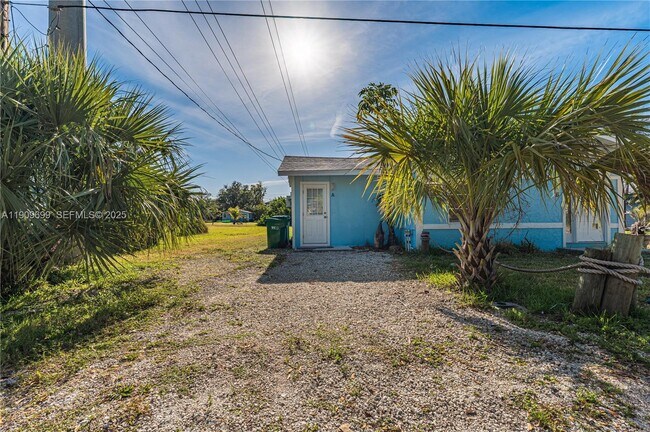 Building Photo - 4504 Oakley St Unit A