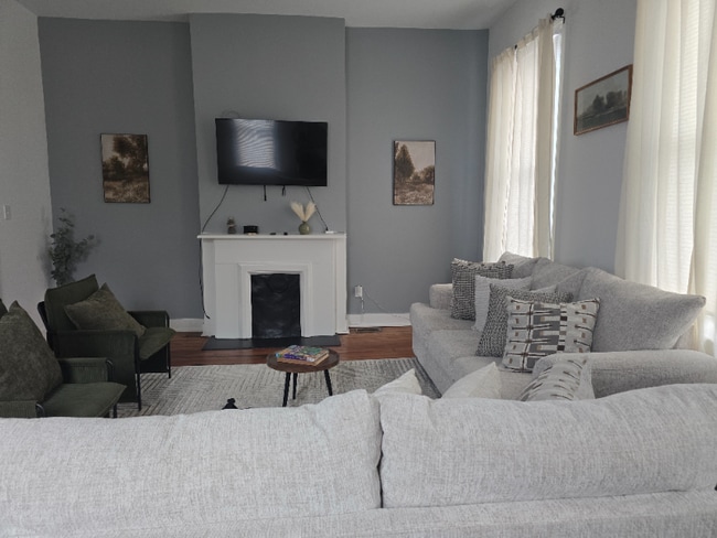 Photo - 311 Hinton St