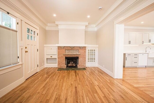 Building Photo - Recenty Updated 1916 California Bungalow f... Rental