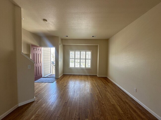 Photo - Great Townhome 2 bed 2 1/2 bath 2 car tandem garage.