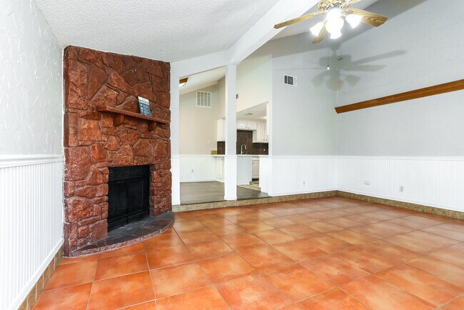 Photo - 4624 Goldrock Dr