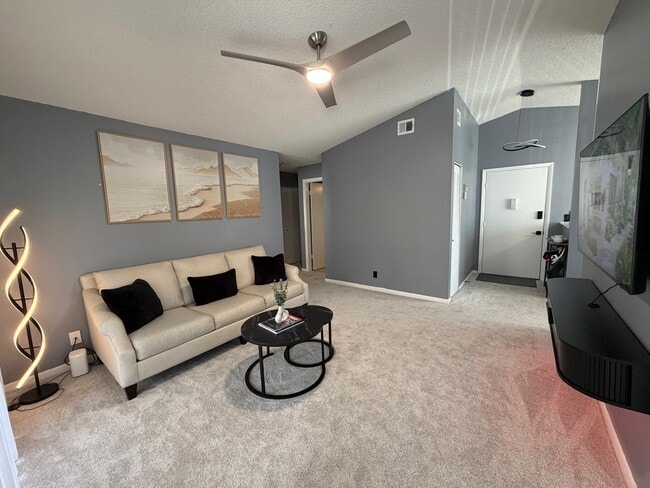 Photo - 6540 Chasewood Dr Unit F