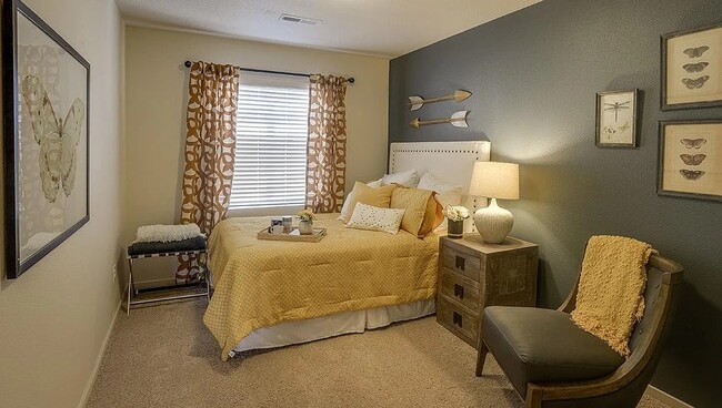 Photo - 1402 NE 85th Way