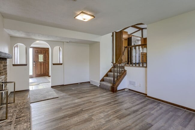 Photo - Stylishly Updated 3-Bedroom In Prime Location!!
