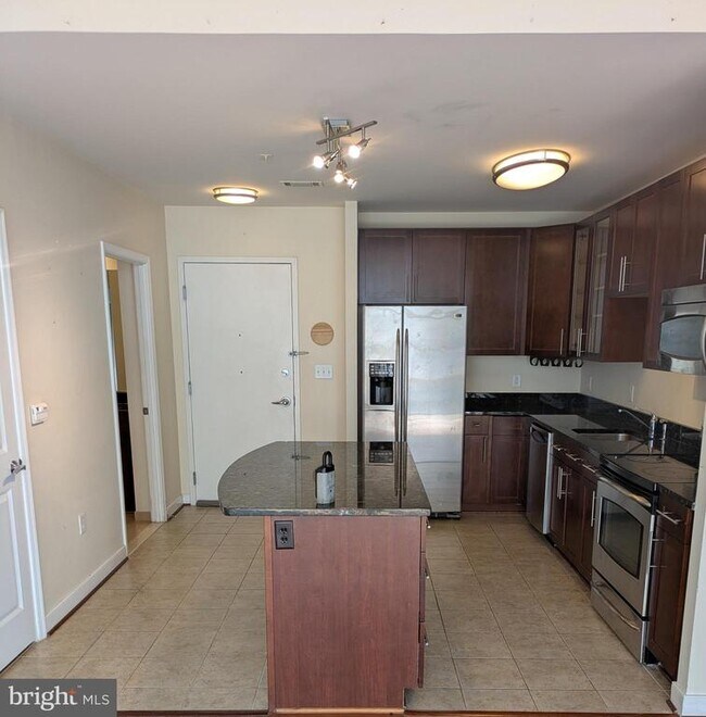 Photo - 157 Fleet St Unidad 711