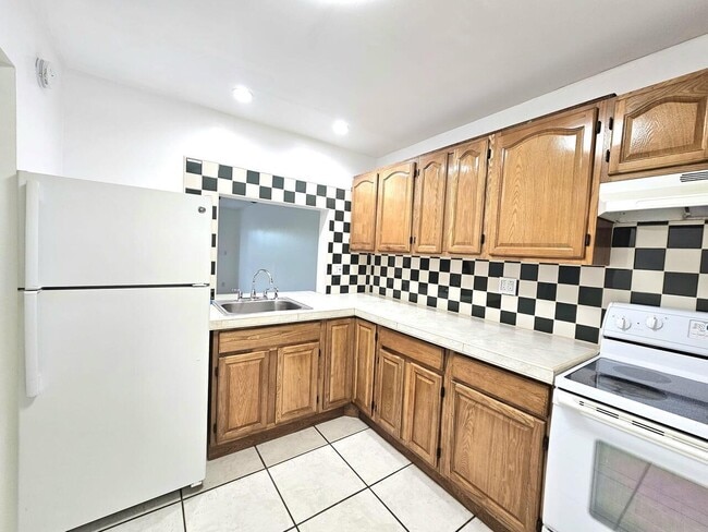 Photo - 7960 Colony Cir N