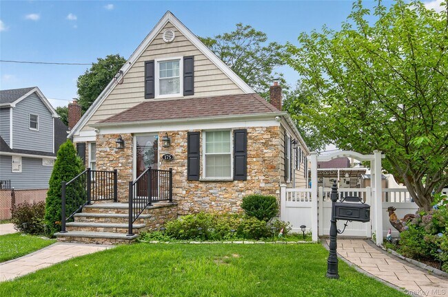 Photo - 175 Wardwell Rd