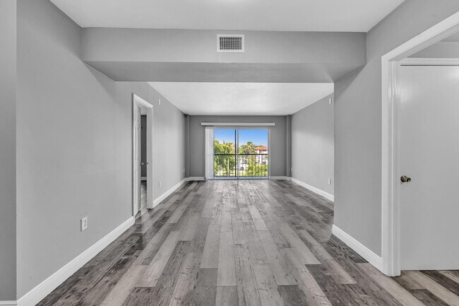 Photo - 4158 Inverrary Dr