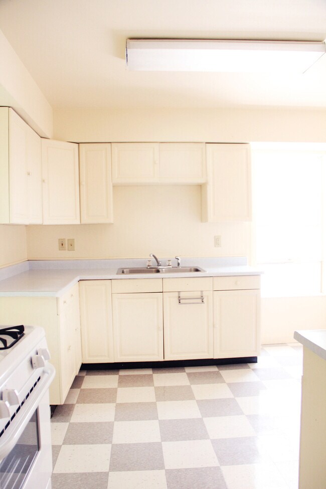 122 North St Unit B