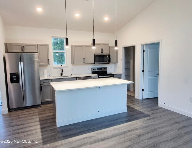 Photo - 225 Gardenia Ave