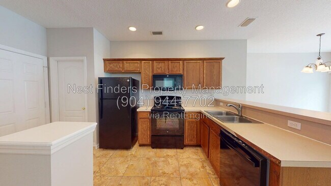 1689 Biscayne Bay Cir