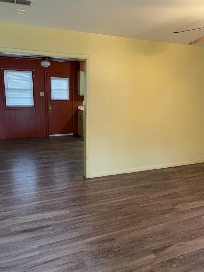 Photo - 2410 Martha Cir