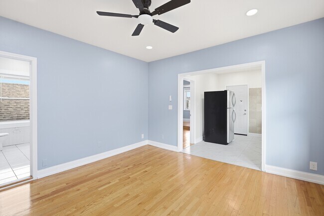 4827 N Spaulding Ave Unit 2R