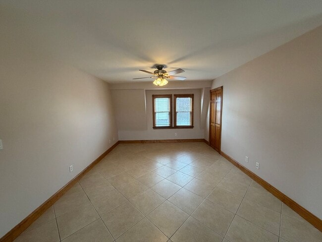 Photo - 35-37-37 John St Unit 3