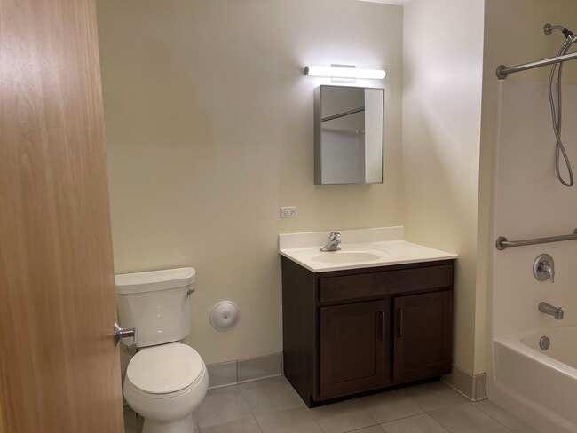 Photo - 413 E Hall St Unidad 201