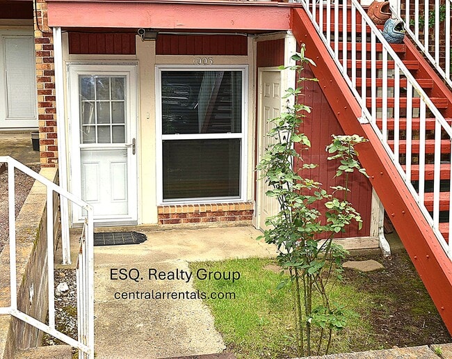 Building Photo - 201 Audubon St