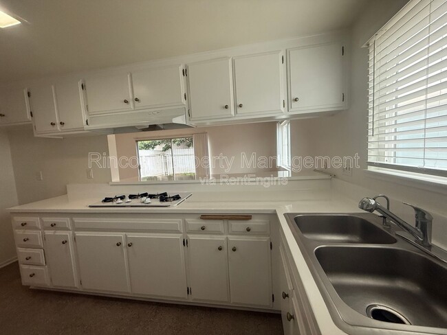 Building Photo - 2474 Seahorse Ave