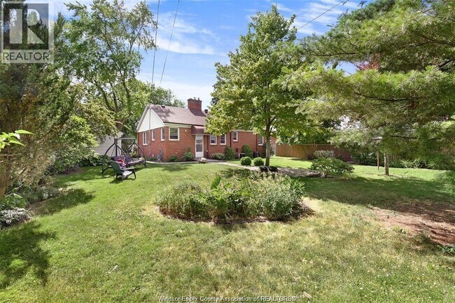 Photo - 2432 Buckingham Dr