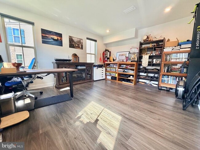 Photo - 8627 Satinwood Dr