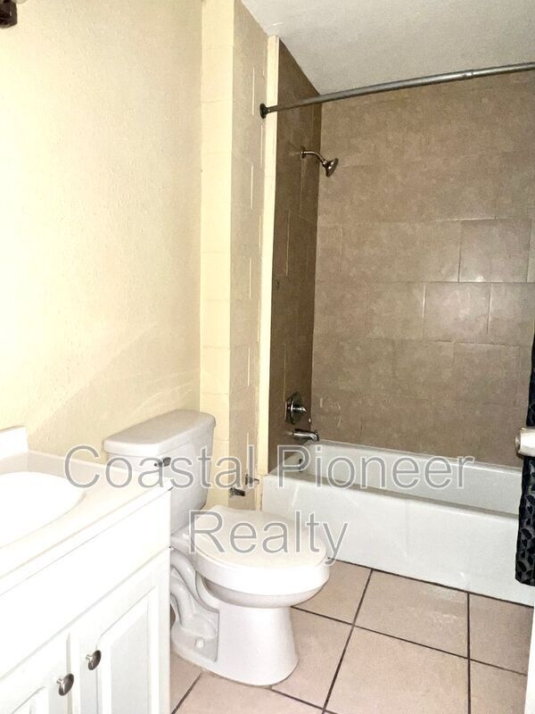 Photo - 706 M.L.K. Blvd S Unit A3