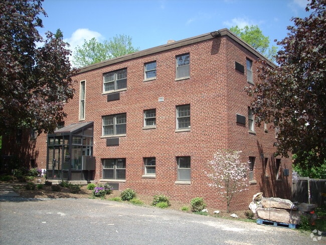 Scott St. Apartments